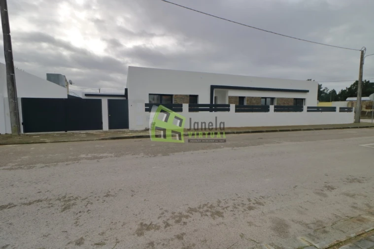 Moradia T3 para Venda em Quinta do Anjo Foto 1