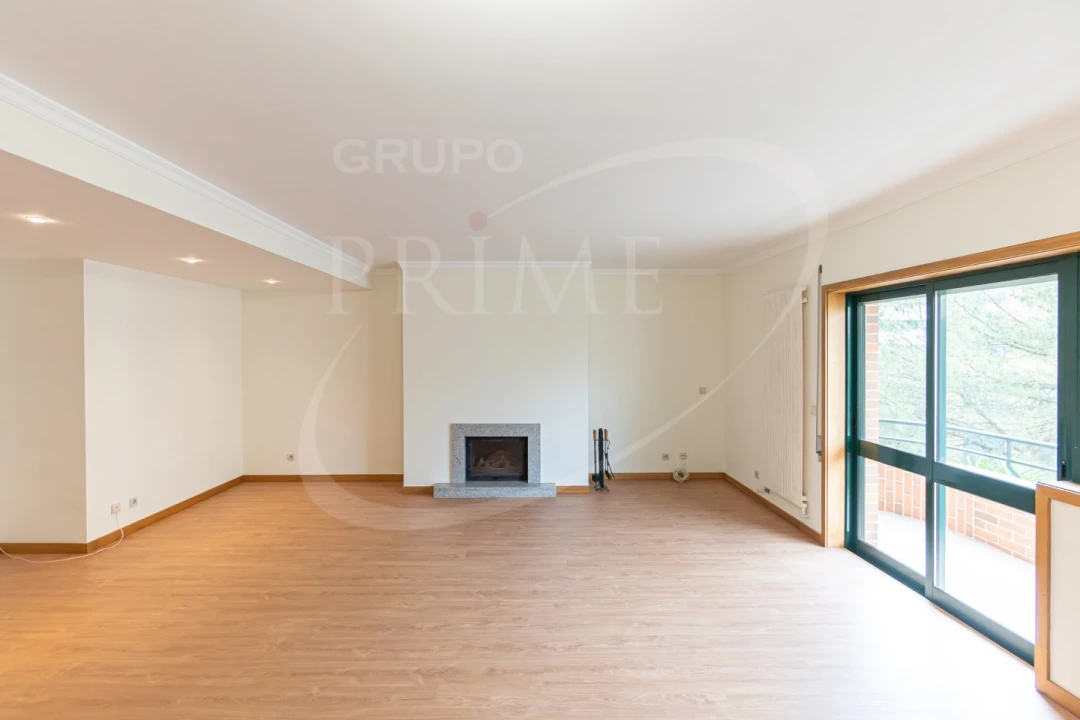 Apartamento T3 para Arrendamento em Aldoar, Foz do Douro e Nevogilde Foto 2