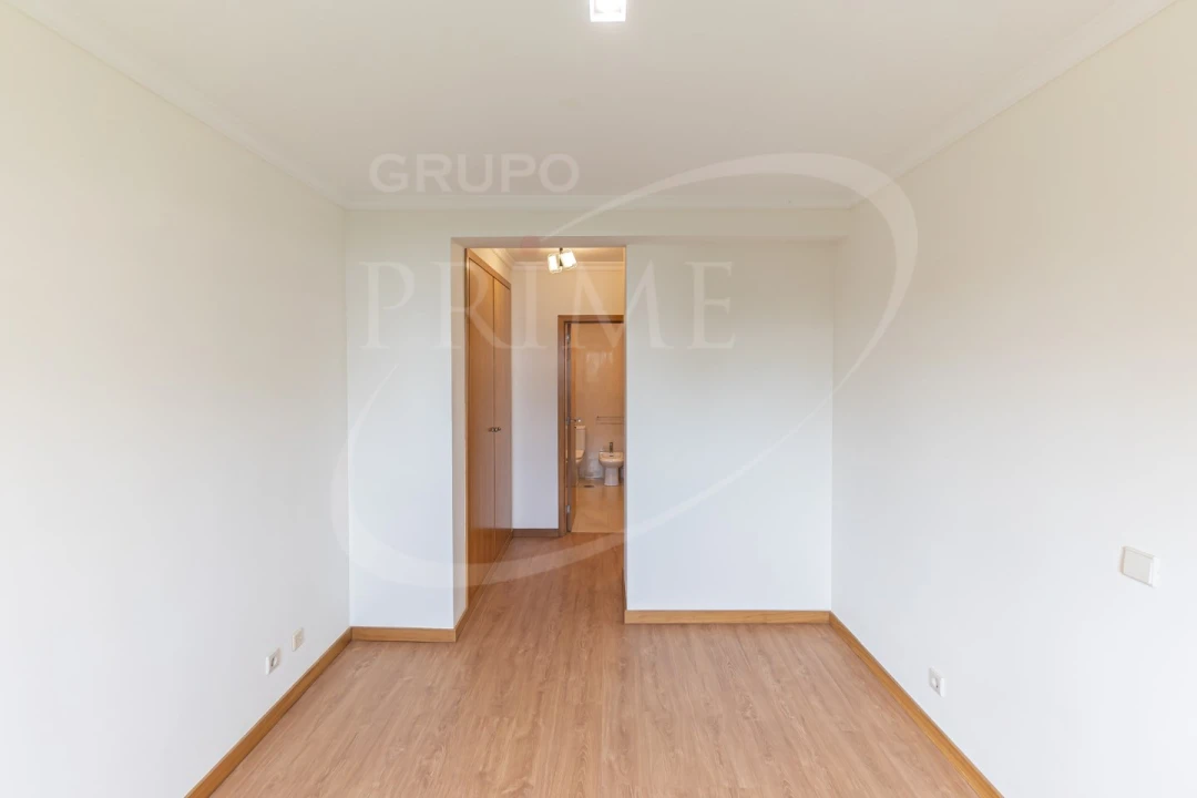 Apartamento T3 para Arrendamento em Aldoar, Foz do Douro e Nevogilde Foto 21