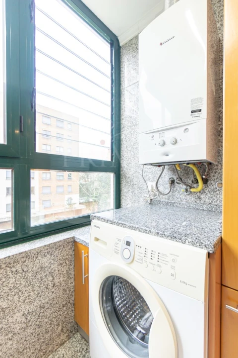 Apartamento T3 para Arrendamento em Aldoar, Foz do Douro e Nevogilde