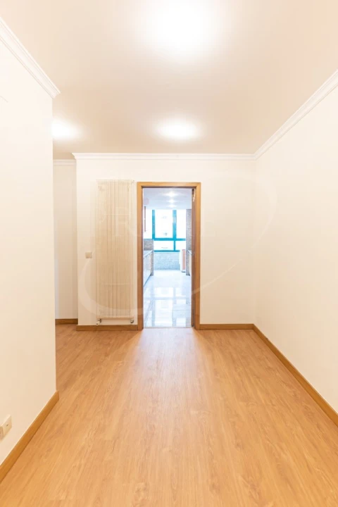 Apartamento T3 para Arrendamento em Aldoar, Foz do Douro e Nevogilde