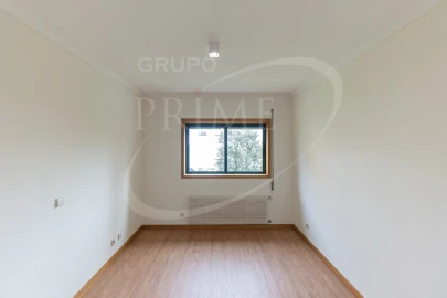 Apartamento T3 para Arrendamento em Aldoar, Foz do Douro e Nevogilde