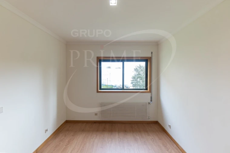 Apartamento T3 para Arrendamento em Aldoar, Foz do Douro e Nevogilde Foto 13