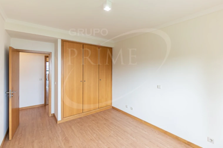 Apartamento T3 para Arrendamento em Aldoar, Foz do Douro e Nevogilde Foto 14