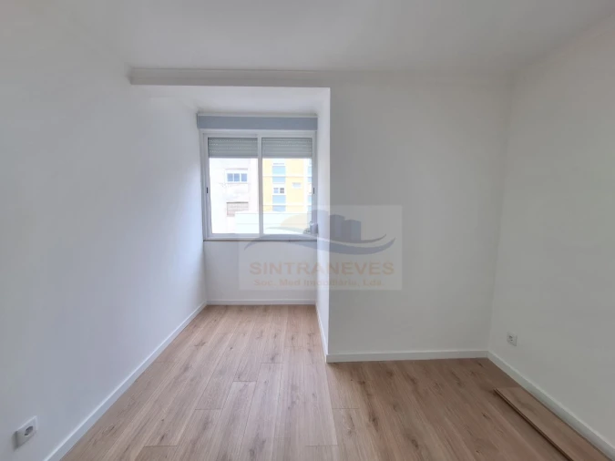 Apartamento T3 para Venda em Queluz e Belas Foto 9