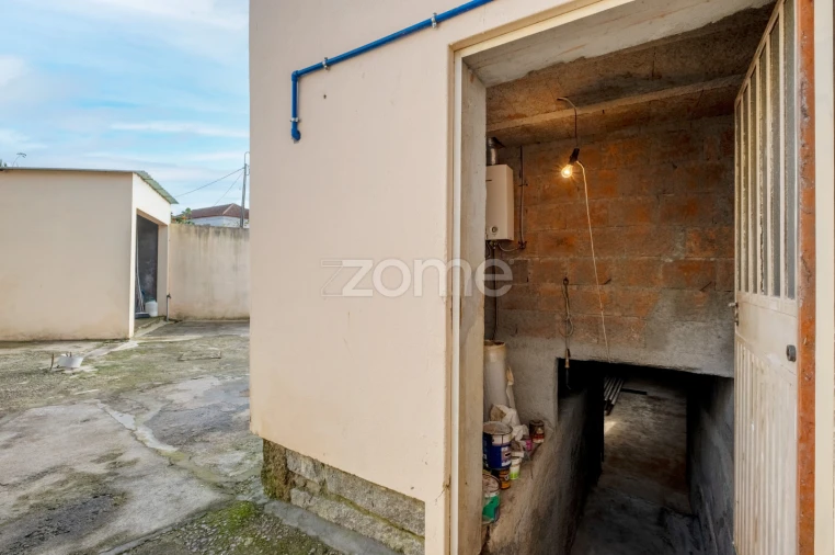 Moradia T3 para Venda em Serzedo e Perosinho Foto 32