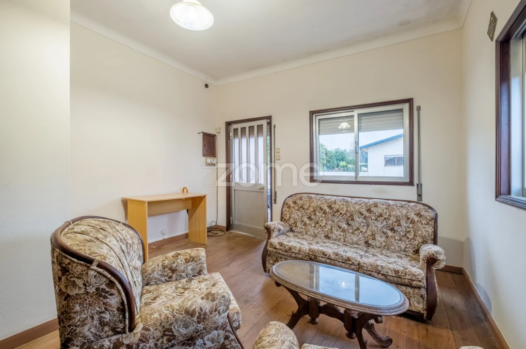 Moradia T3 para Venda em Serzedo e Perosinho Foto 1