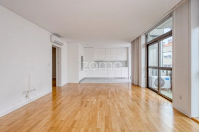 Apartamento T2 para Arrendamento em Paranhos
