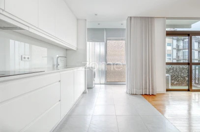 Apartamento T2 para Arrendamento em Paranhos