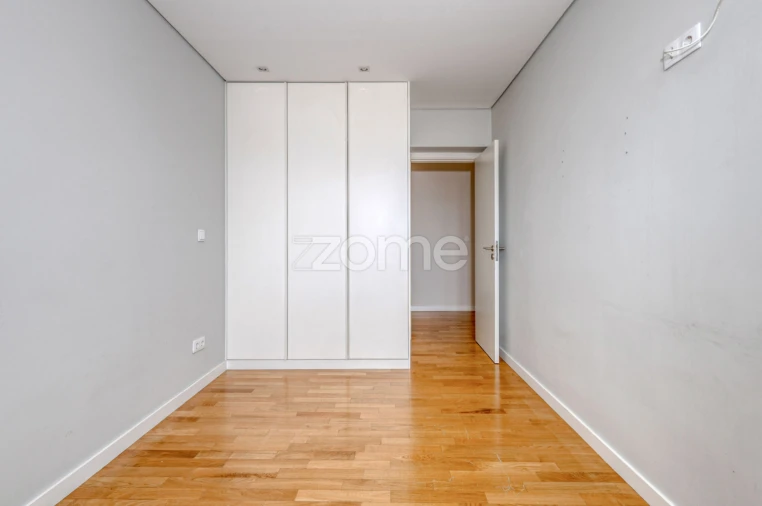 Apartamento T2 para Arrendamento em Paranhos Foto 16