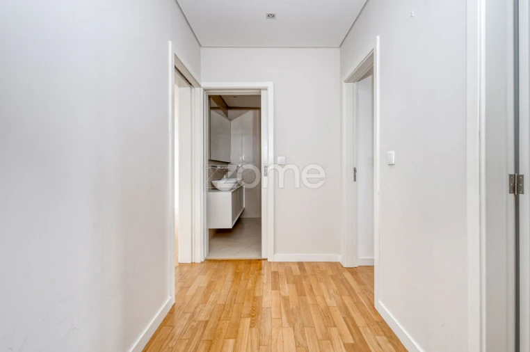 Apartamento T2 para Arrendamento em Paranhos Foto 9