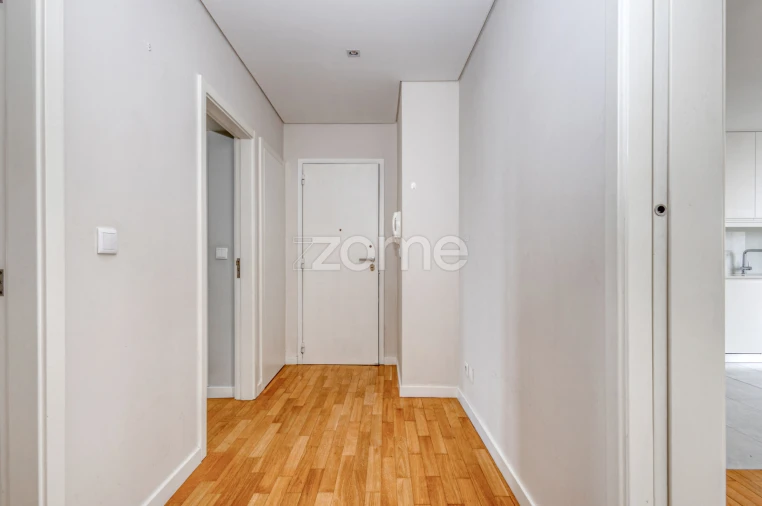 Apartamento T2 para Arrendamento em Paranhos Foto 8