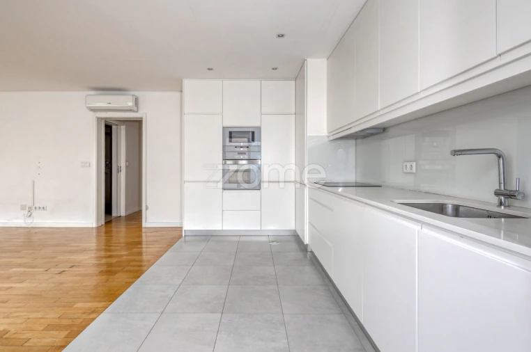 Apartamento T2 para Arrendamento em Paranhos Foto 2