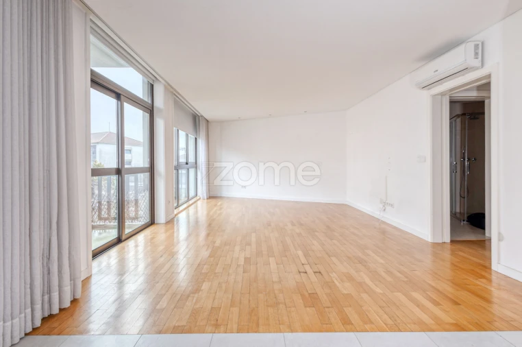 Apartamento T2 para Arrendamento em Paranhos Foto 6