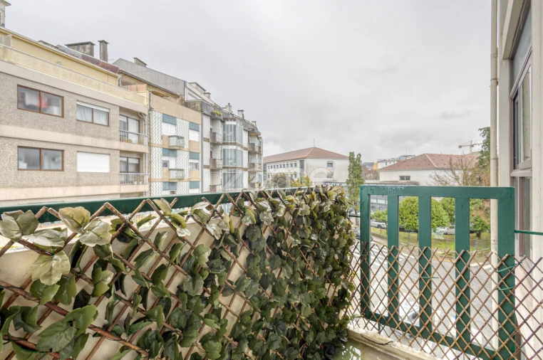 Apartamento T2 para Arrendamento em Paranhos Foto 7