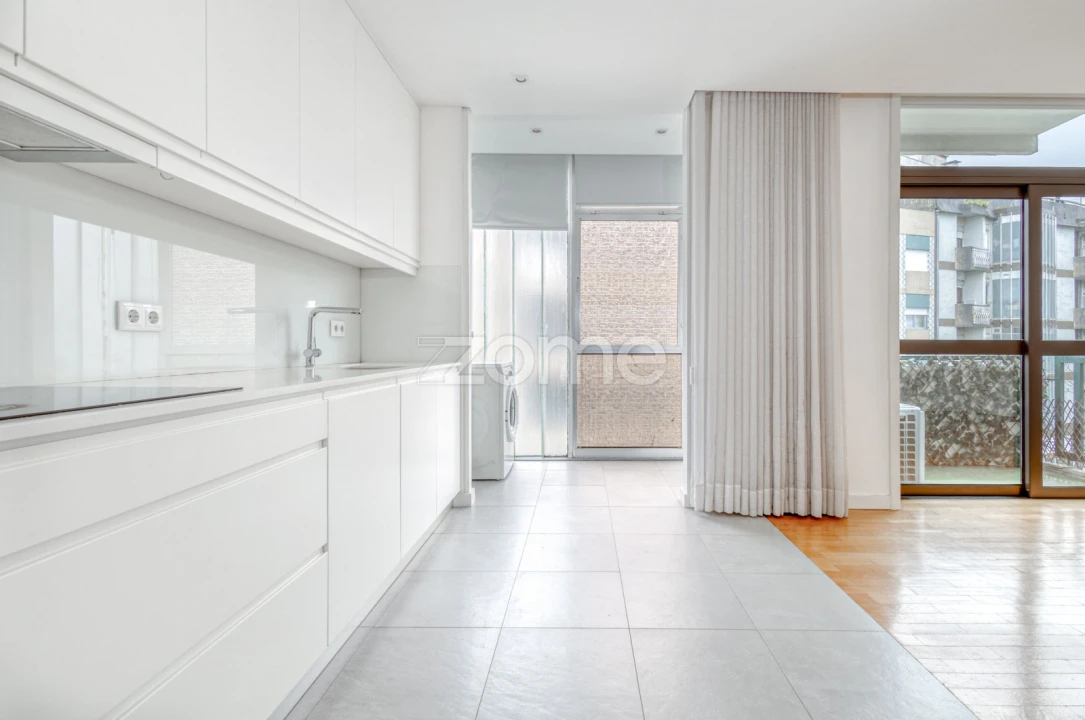 Apartamento T2 para Arrendamento em Paranhos Foto 1