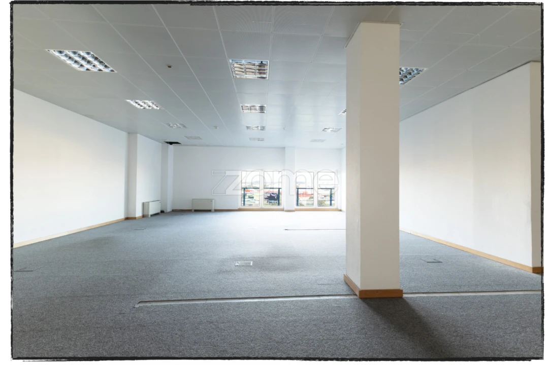 Escritório para Arrendamento em Santa Maria e São Miguel, São Martinho, São Pedro Penaferrim Foto 1