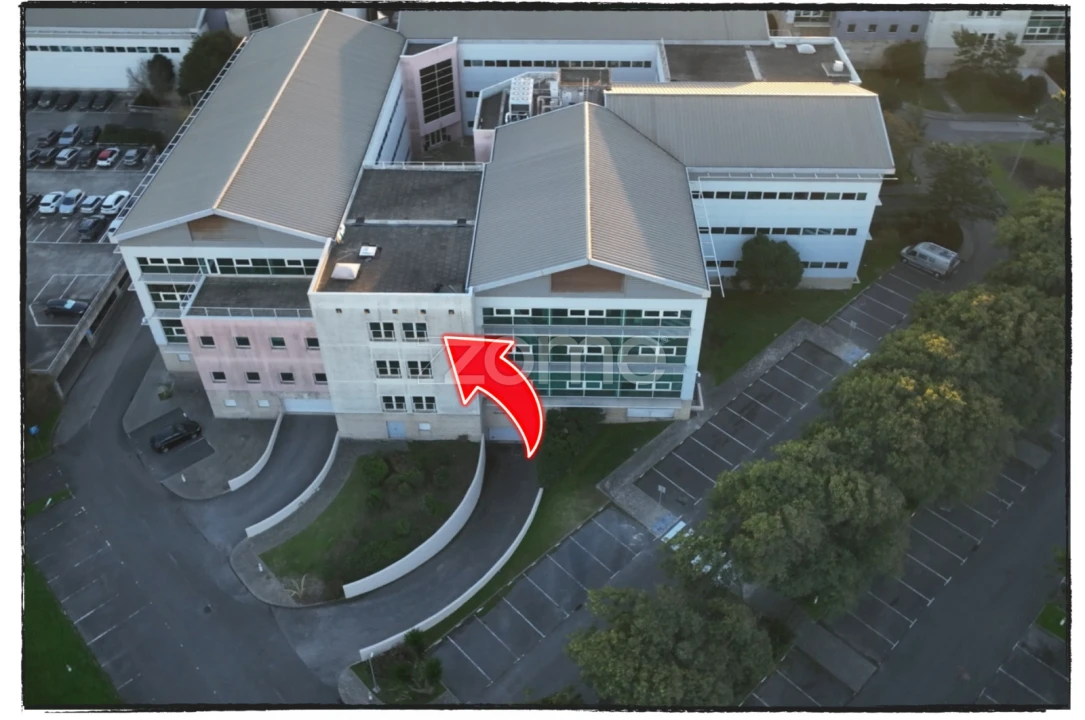 Escritório para Arrendamento em Santa Maria e São Miguel, São Martinho, São Pedro Penaferrim Foto 8