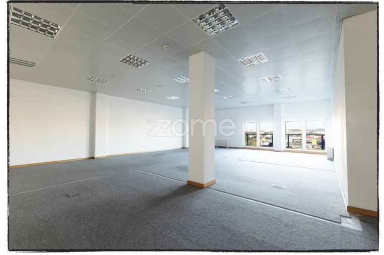 Escritório para Arrendamento em Santa Maria e São Miguel, São Martinho, São Pedro Penaferrim Foto 4