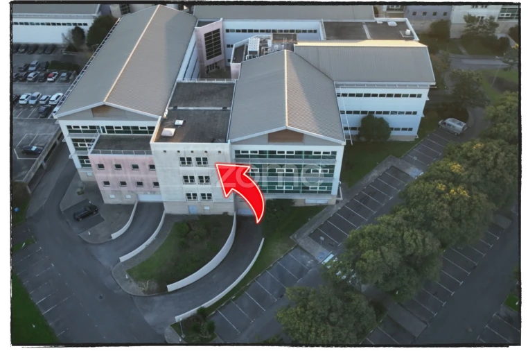 Escritório para Arrendamento em Santa Maria e São Miguel, São Martinho, São Pedro Penaferrim Foto 8