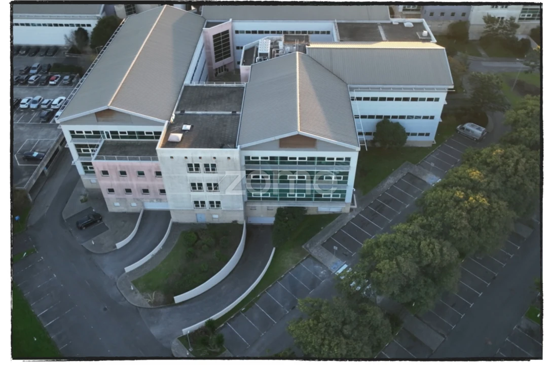 Escritório para Arrendamento em Santa Maria e São Miguel, São Martinho, São Pedro Penaferrim Foto 9