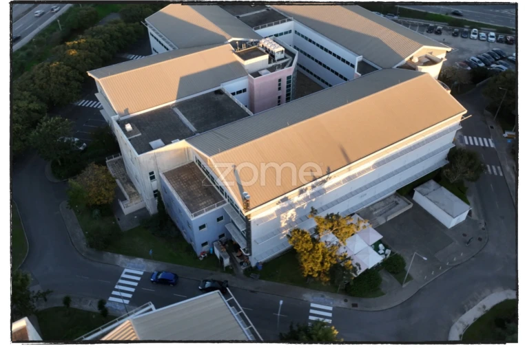 Escritório para Arrendamento em Santa Maria e São Miguel, São Martinho, São Pedro Penaferrim Foto 10