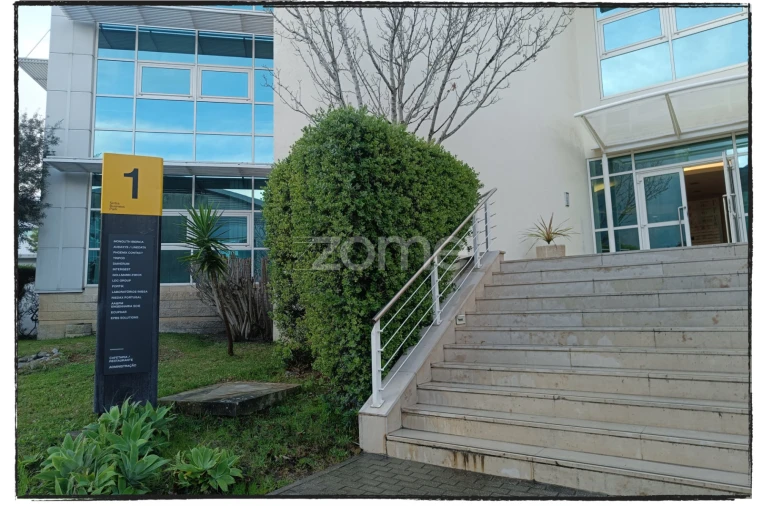 Escritório para Arrendamento em Santa Maria e São Miguel, São Martinho, São Pedro Penaferrim Foto 21