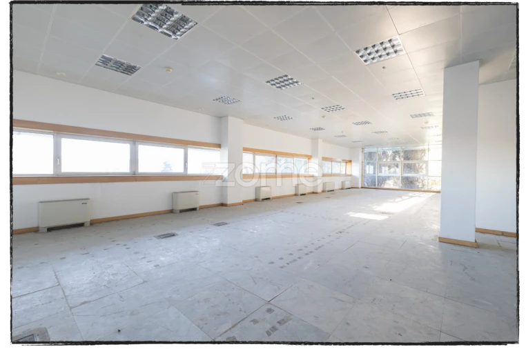 Escritório para Arrendamento em Santa Maria e São Miguel, São Martinho, São Pedro Penaferrim Foto 3