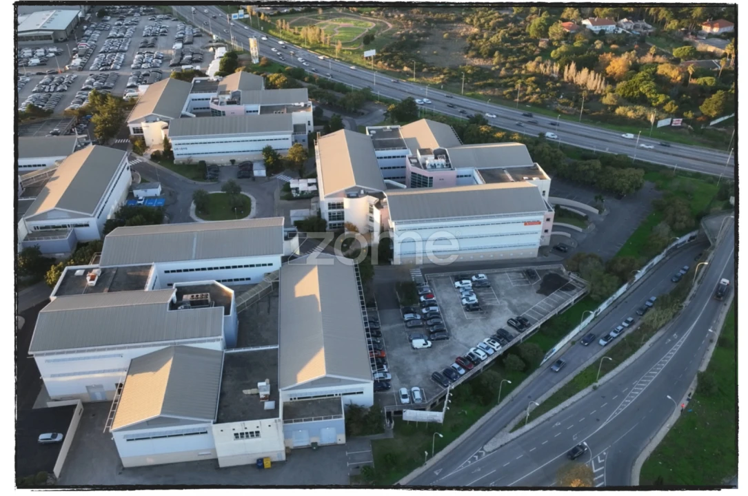 Escritório para Arrendamento em Santa Maria e São Miguel, São Martinho, São Pedro Penaferrim Foto 16