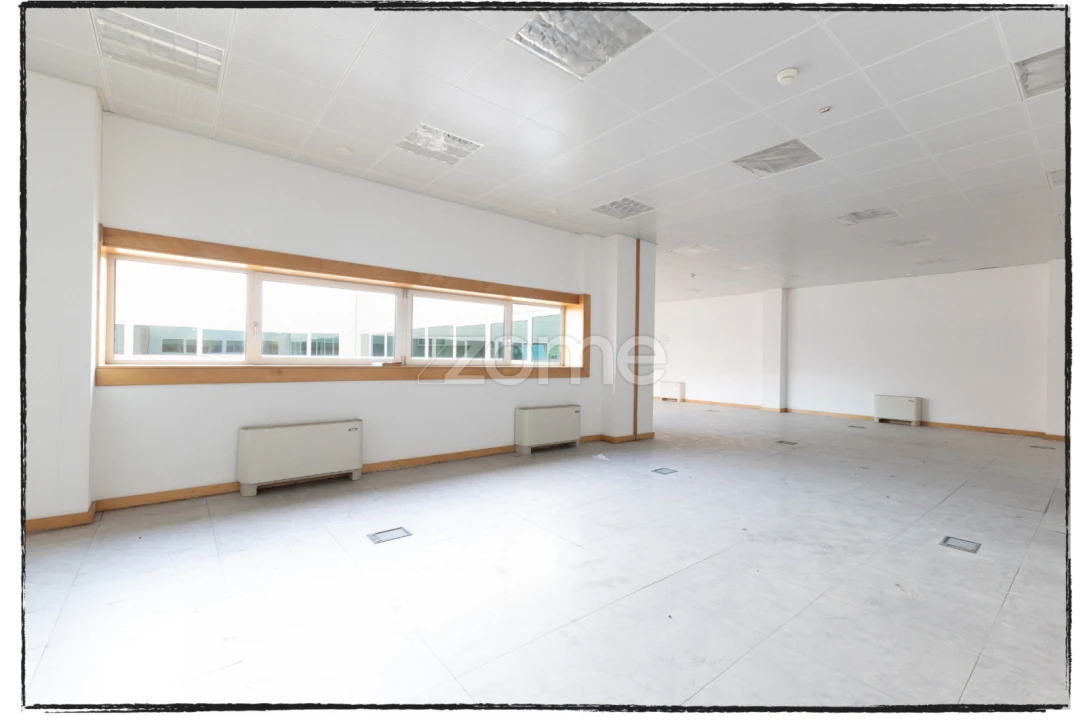 Escritório para Arrendamento em Santa Maria e São Miguel, São Martinho, São Pedro Penaferrim Foto 5