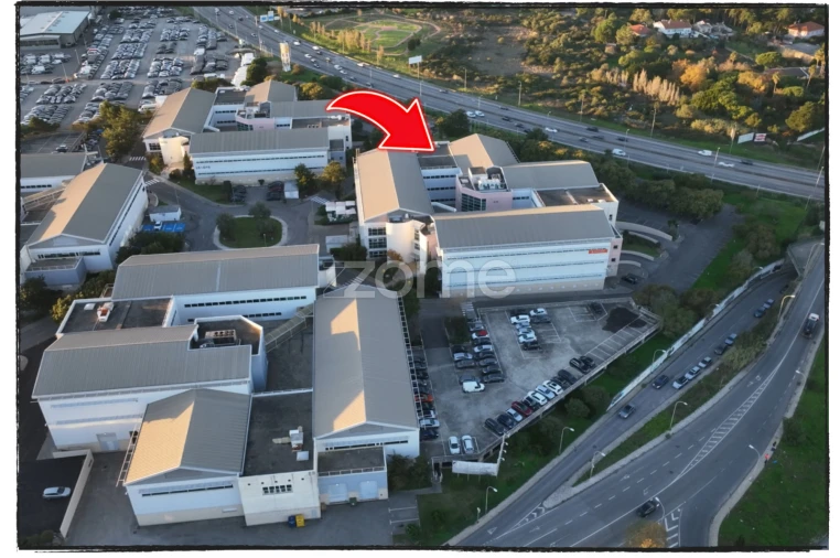 Escritório para Arrendamento em Santa Maria e São Miguel, São Martinho, São Pedro Penaferrim Foto 8