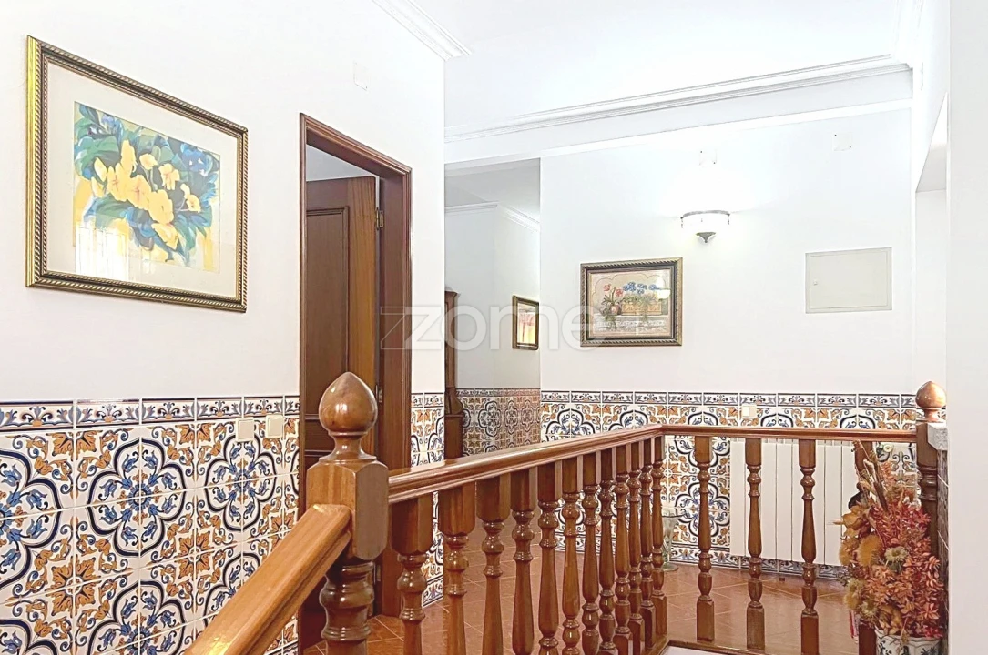 Moradia T8 para Venda em Portela do Fojo-Machio Foto 29