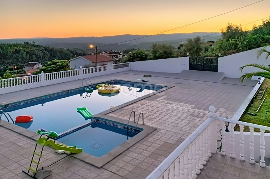 Moradia T8 para Venda em Portela do Fojo-Machio Foto 8