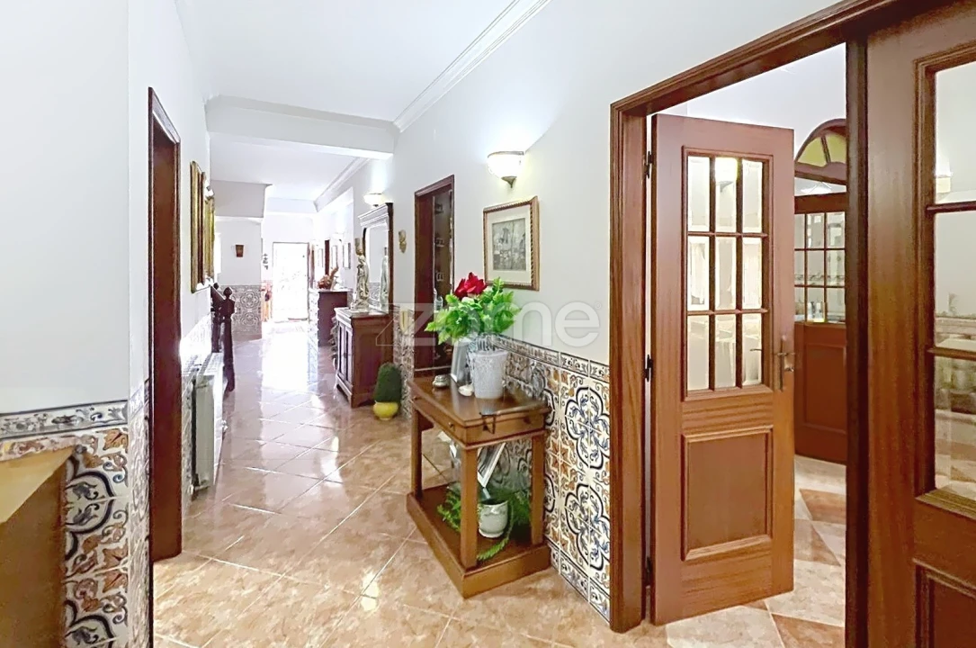 Moradia T8 para Venda em Portela do Fojo-Machio Foto 18