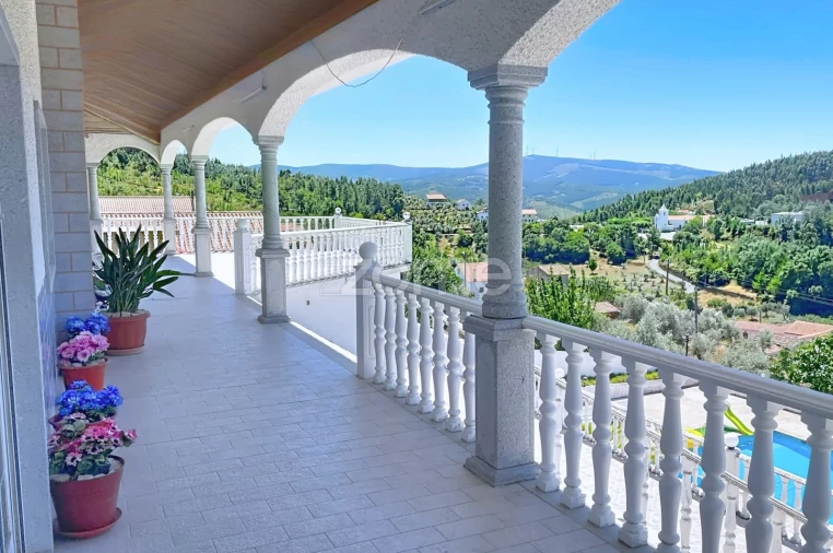 Moradia T8 para Venda em Portela do Fojo-Machio Foto 11