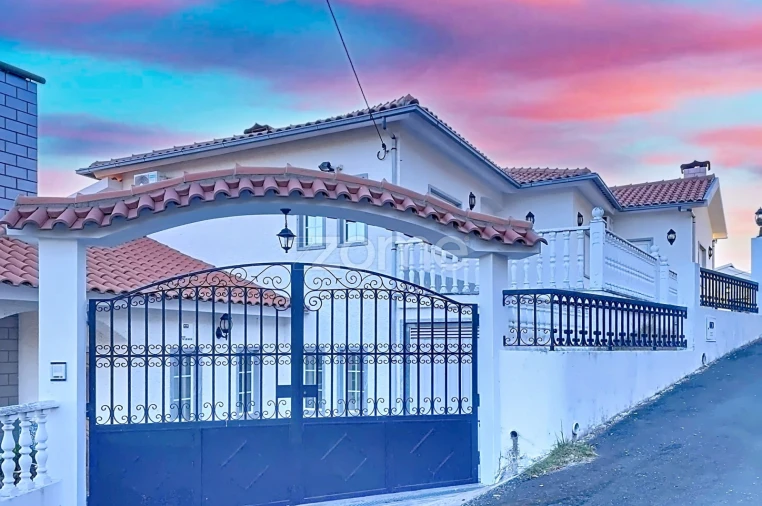 Moradia T8 para Venda em Portela do Fojo-Machio Foto 12