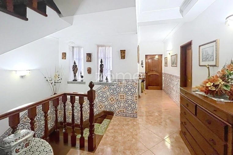 Moradia T8 para Venda em Portela do Fojo-Machio Foto 46