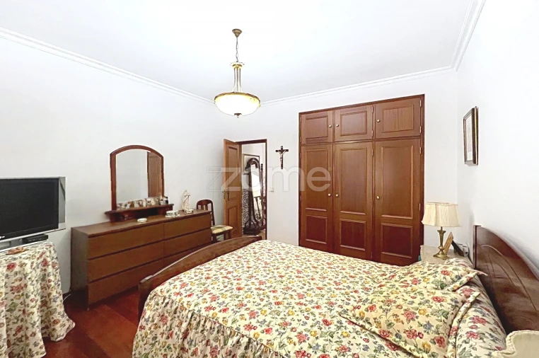 Moradia T8 para Venda em Portela do Fojo-Machio Foto 24