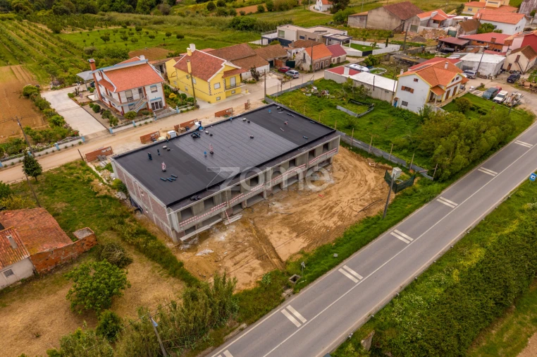 Moradia T3 para Venda em Cela Foto 21