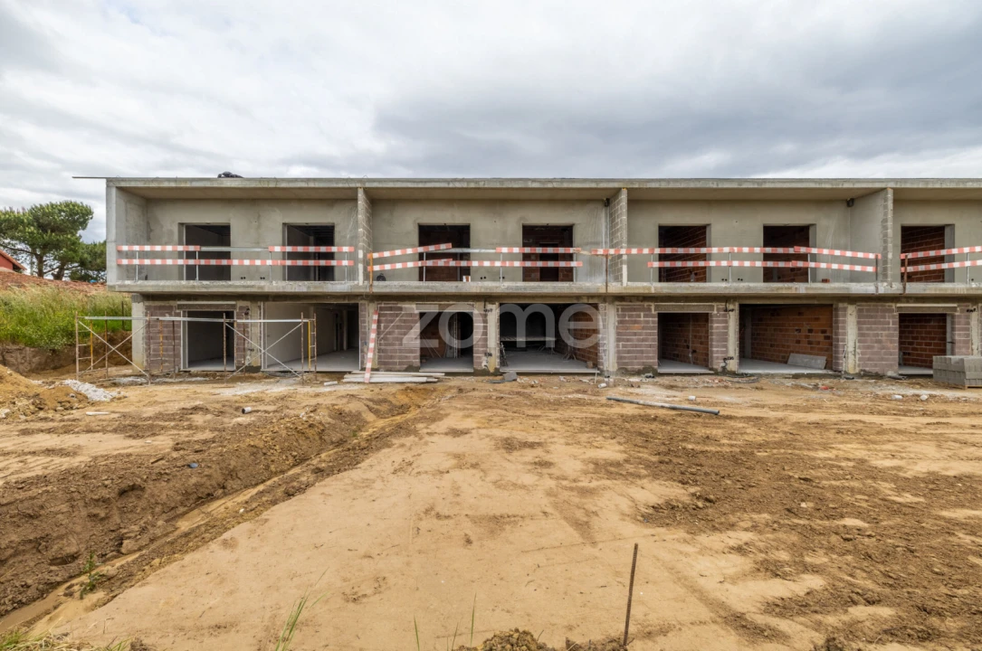 Moradia T3 para Venda em Cela Foto 5