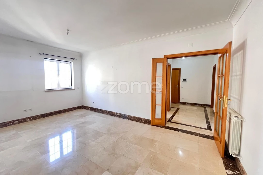 Apartamento T3 para Arrendamento em Santa Clara e Castelo Viegas Foto 8