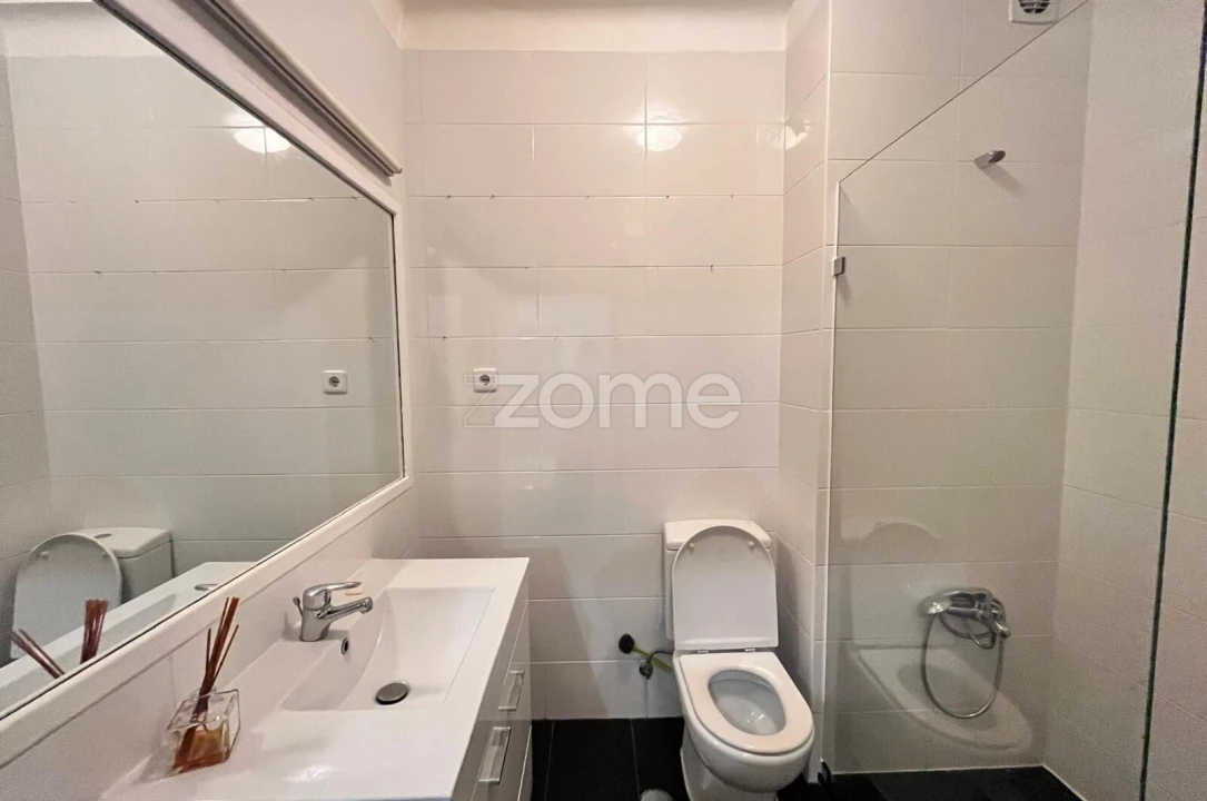 Apartamento T3 para Arrendamento em Santa Clara e Castelo Viegas Foto 7