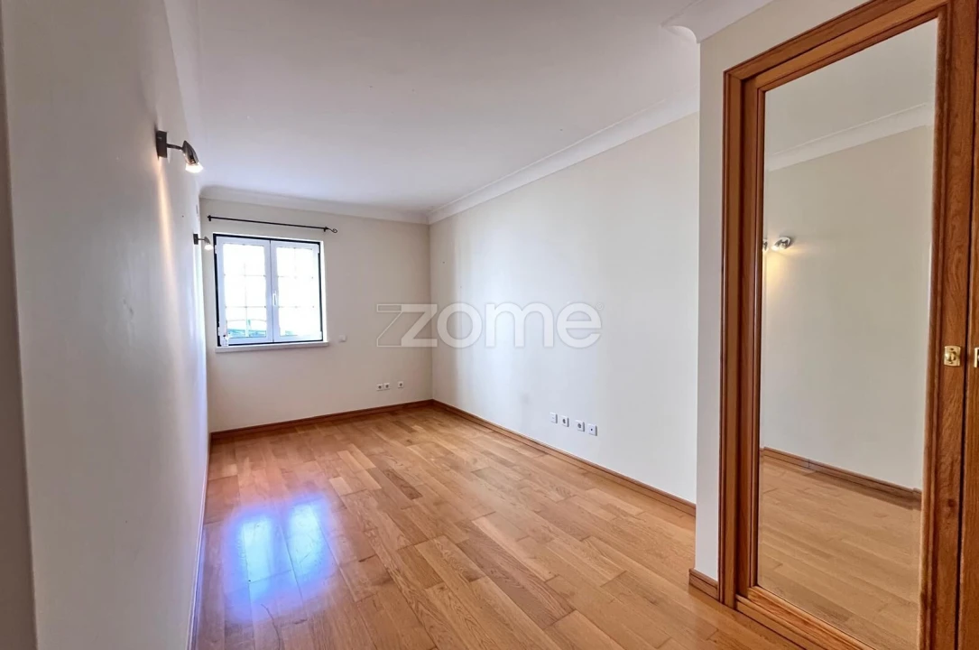 Apartamento T3 para Arrendamento em Santa Clara e Castelo Viegas Foto 11