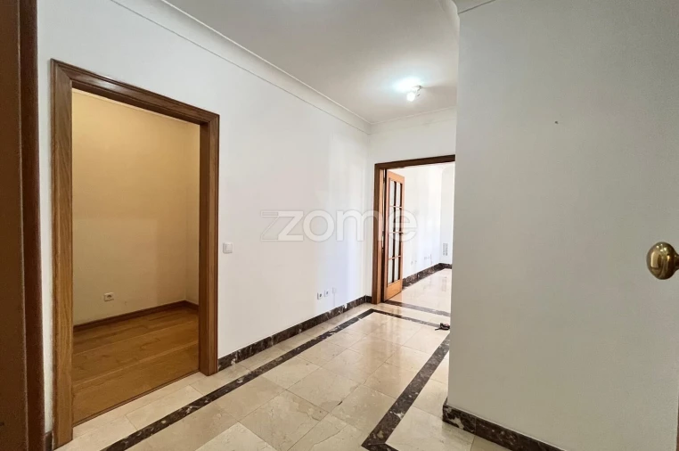 Apartamento T3 para Arrendamento em Santa Clara e Castelo Viegas Foto 15