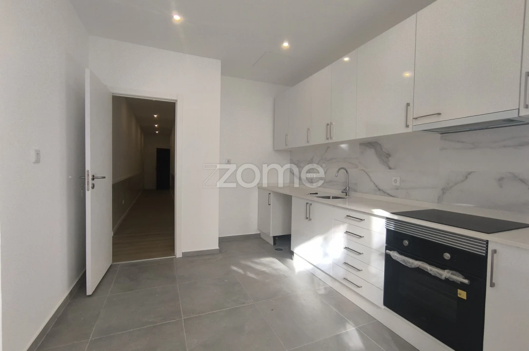 Apartamento T1 para Arrendamento em Avenidas Novas Foto 7