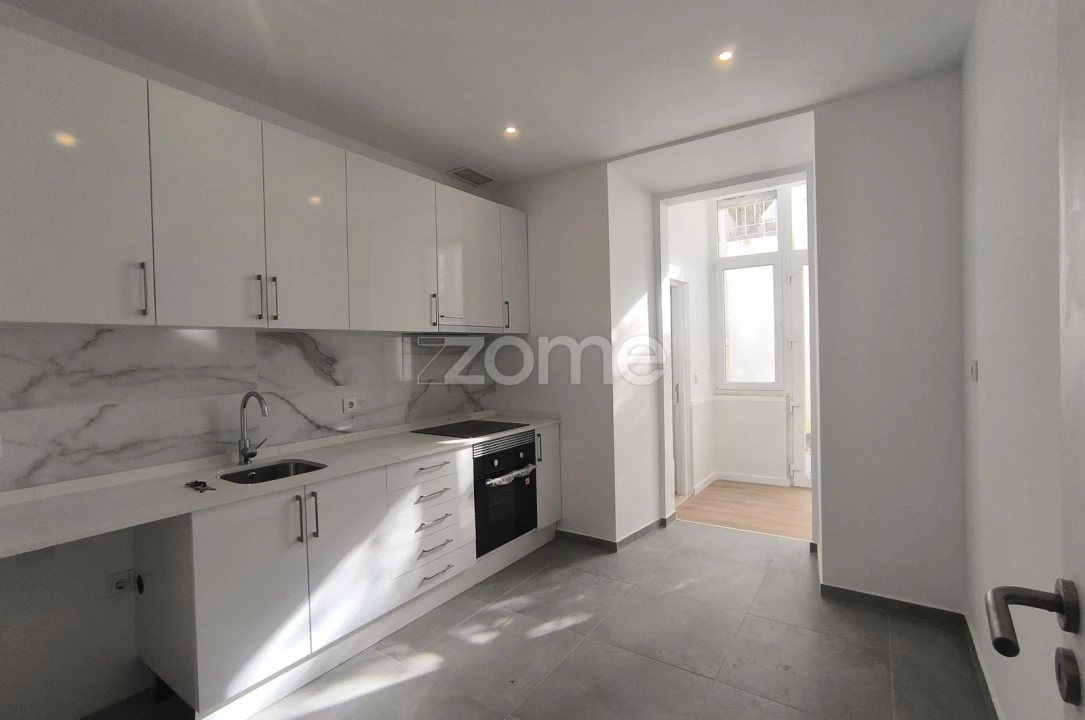 Apartamento T1 para Arrendamento em Avenidas Novas Foto 6