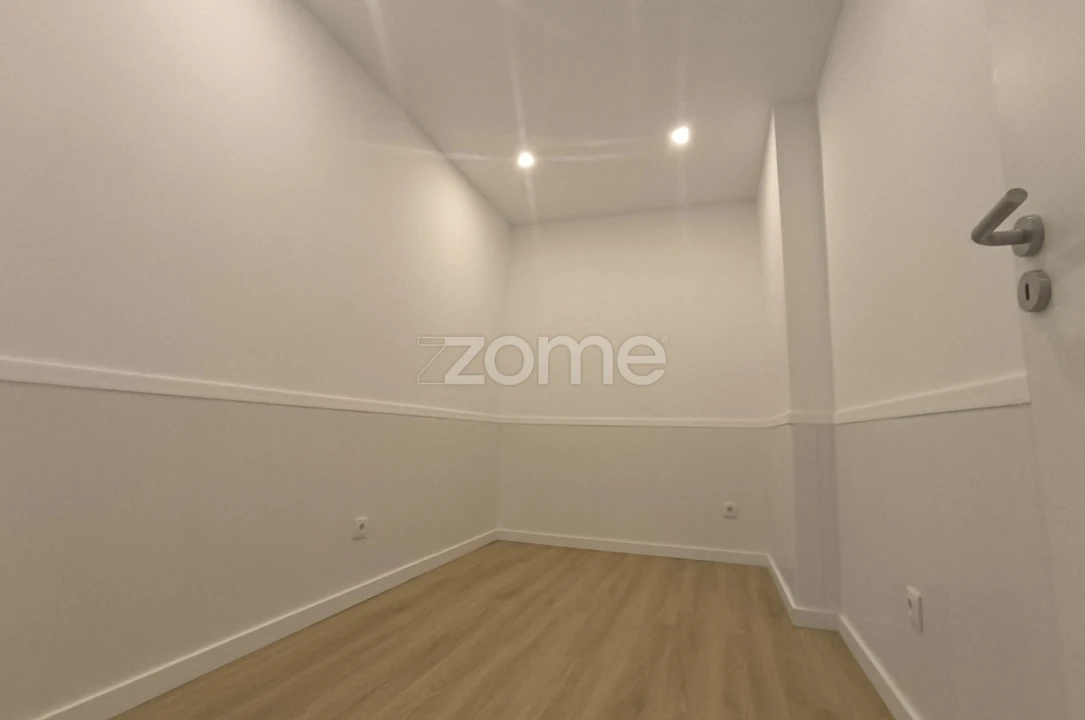 Apartamento T1 para Arrendamento em Avenidas Novas Foto 13