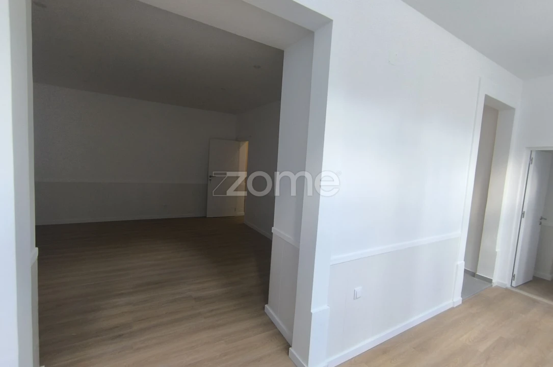 Apartamento T1 para Arrendamento em Avenidas Novas Foto 3
