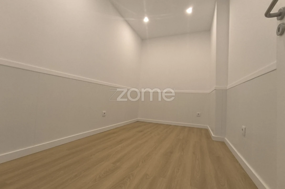 Apartamento T1 para Arrendamento em Avenidas Novas Foto 14