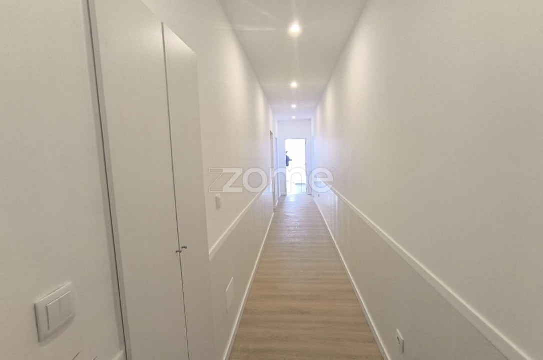 Apartamento T1 para Arrendamento em Avenidas Novas Foto 18